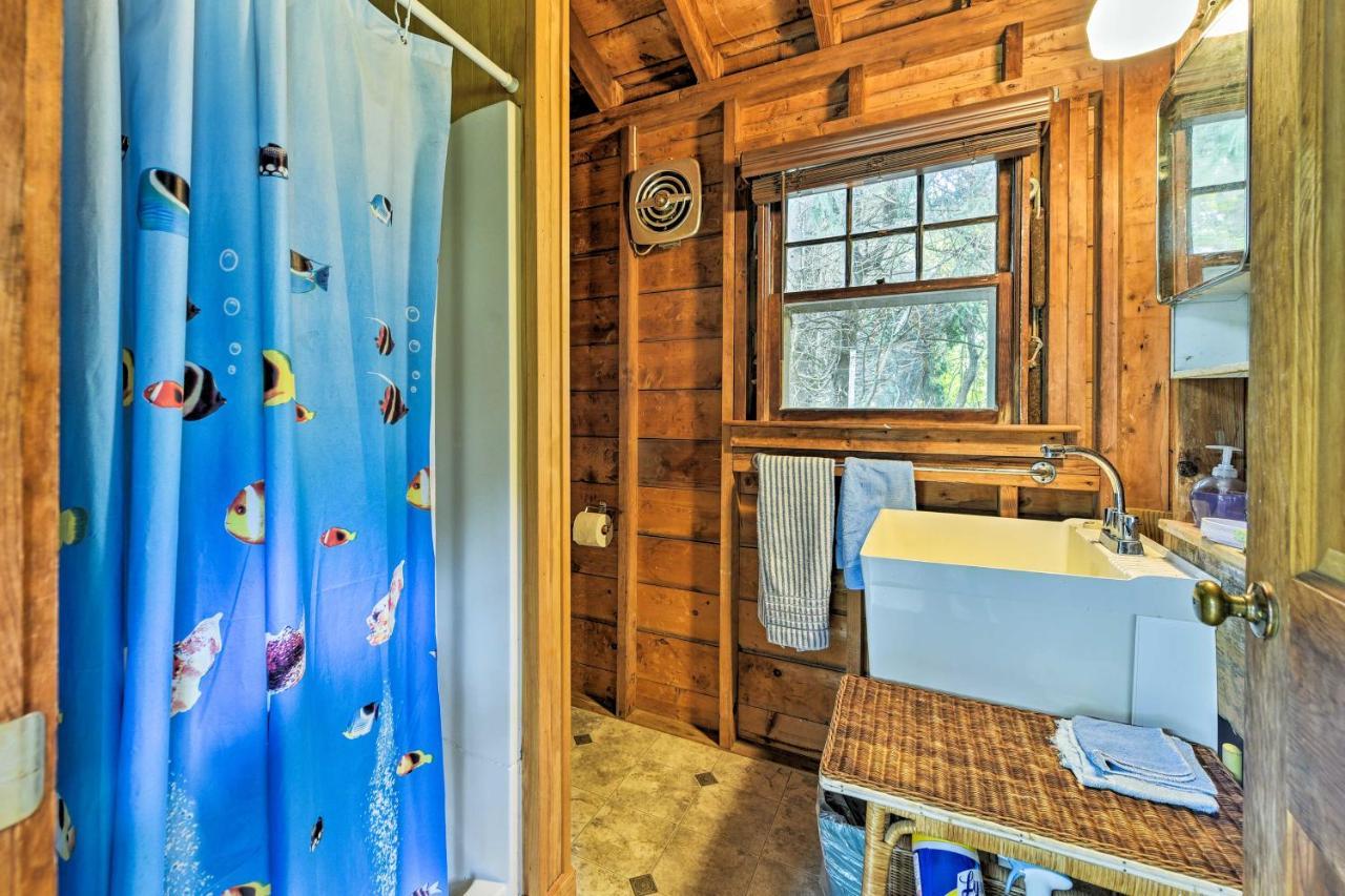 Mattapoisett Home On 7 Acres With Private Beach! Exterior photo